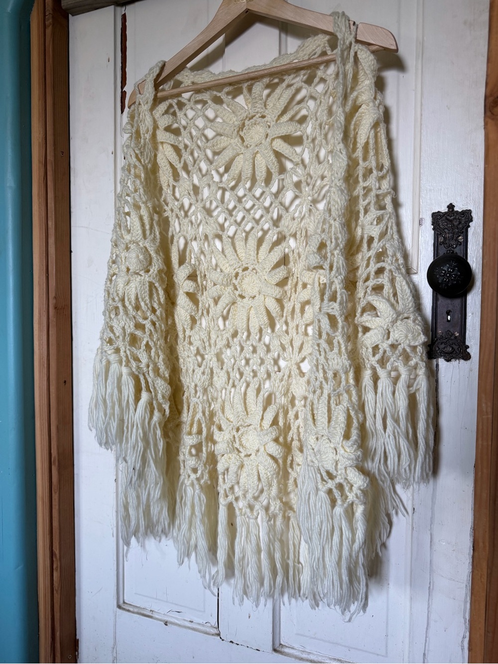 Cream Crochet Floral Fringe Shawl 70s Boho Hippie Stevie Nicks Festival